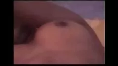 تشغيل الزوج يمارس الجنس في الغرفة