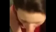 Odtwórz Brunet dostaje spermę na przód - 21cams.net