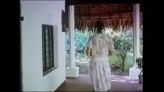 播放 Tarzan en la 热带雨林