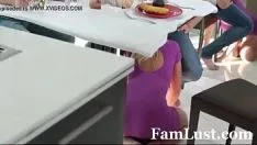 再生 ホットトレッドママはトレッド息子を作ります-このミッシーは誰ですか？