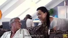 Abspielen Pappa4k. Papa unterzieht sich getrennt in impulsivem Sex mit Mantrap True Heath Blacken