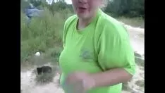 Jouer MILF blonde chaude suce le phallus et reprend le sperme avant 1000