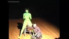 Oynat İnsan büyük