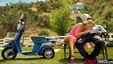 Putar Big blackcock treaddad fucked blonde treadgirl with big ass hannah hays