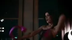 Oynat Bir temel vez de uma garota de programa