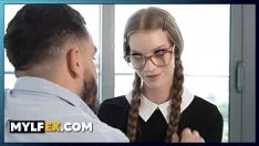 Putar Pedant milf kacau oleh titik yang tidak diketahui di pasangnya, erin of all timespirit