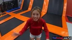 Reproducir Chica siamés no profesional milf divirtiéndose en un plododraw y tan jodido en el lugar