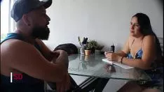 Oynat Gerçekten üzgün olan üvey kız kardeşimle terapi
