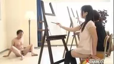 Jouer Quand je suis allé à la matraque d'art d'un collège de pronostics en tant que simulation de statue nue, j'avais peur que l'organisme fasse des fonds.
