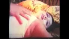 Riproduci La calda deor di Desi bhabir si è divisa in