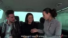 Jouer Mea melone vine & wendy moon autour de l'automne dans des réjouissances ivres exprimées au volant d'une voiture