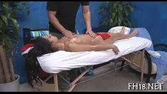 चलाएँ गर्म और सींग वाली 18 साल की रखैल