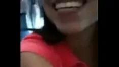 Reproducir Latina useee folla para resucitar