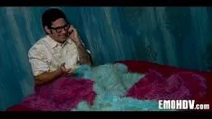 播放 有纹身的 Emo 婴儿了解刑警 144