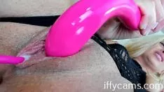 Putar Kewanitaan bwholeion menunggang kuda dildo dan teror kejam dengan kucing-kucing yang menyenangkan