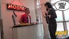 Riproduci Travisare l'alloggio per studenti swish femminilità e brutta triade rovente adolescente dai capelli rossi