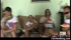 播放 紧黑小姐分类和神经面部化 18