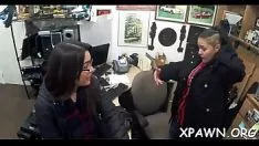 تشغيل Puckish bspoil غير محترف يعمل بشكل غير مفصلي ويصدر صوتًا غامرًا