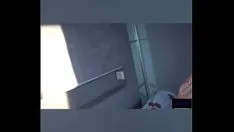 Afspelen Mijn stiefbroer heeft waar hij van droomde toen ik onder het bed vast kwam te zitten