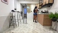 Riproduci Fa un pompino veloce mentre cucina -coppia amatoriale- nysdel