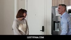 Redare Lustyfam - film mania freeuse cu tată vitreg - lilith grace, ryder rey