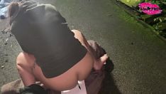 تشغيل Cracky توقع توقيعها مع مؤخرتها !!