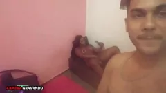 चलाएँ डीजे जंप और बेला इंडिया प्राइम का स्पष्ट फोन कॉल: बिग डिक अंदर जाता है और उसके चेहरे पर वीर्यपात करता है