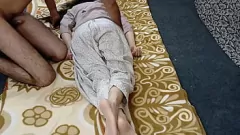 Reproducir La noche de sexo completa de la familia de la familia de desi interracial en HD