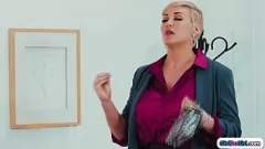 تشغيل كلوي كوتور وريان كيلي في مشهد إباحي مثليه مشبع بالبخار ومشهد إباحي في سن المراهقة مع الضرب والجنس عن طريق الفم