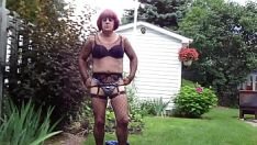 Play Chloetv the slattern she-bops in her back off1000