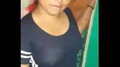 تشغيل كنت أغتسل مرتديًا الملابس وكان عمي ببساطة يذهب للأمر في الساعة التي جاء فيها للسفر إليّ وأعطاني اللعنة اللذيذة