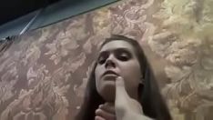 تشغيل تتخبط Bosomy slattern لأنها تستحق